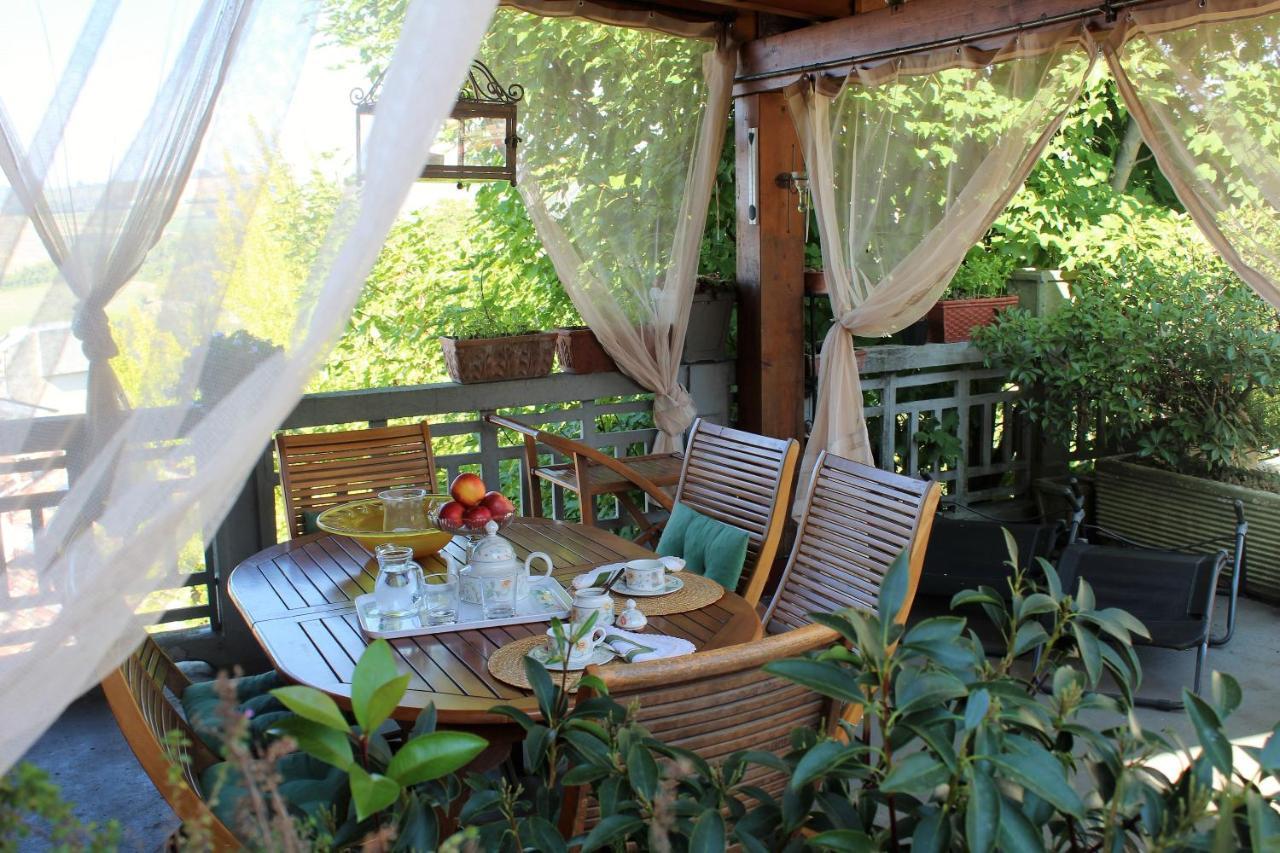 Ferienwohnung La Terrazza Sul Monferrato Ozzano Monferrato Exterior foto
